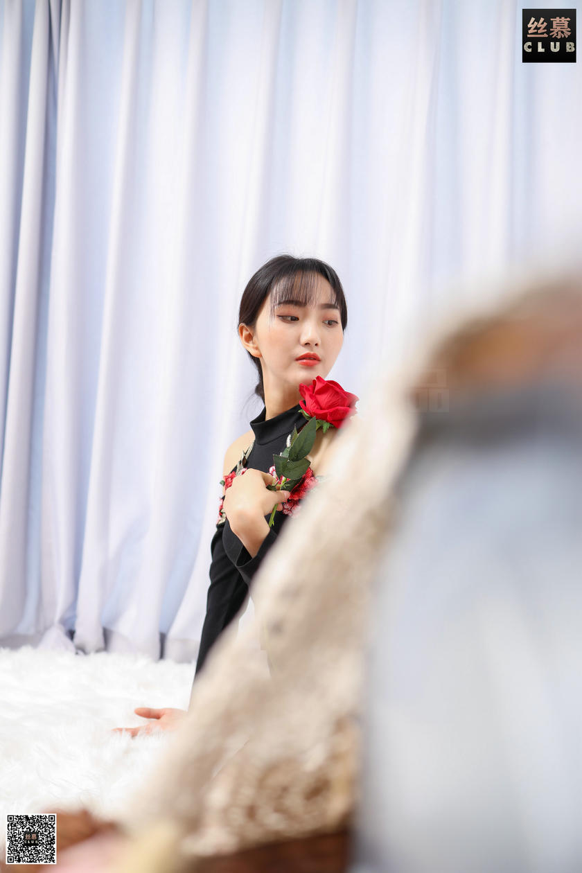 [丝慕写真] SM110 模特：佳佳的露肩裙[82P/65.8M]
