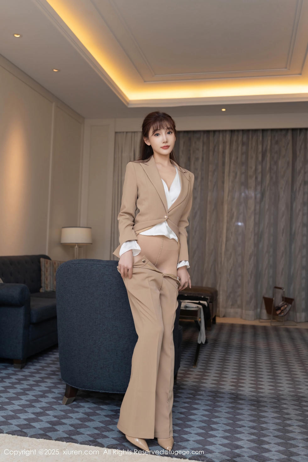 [XiuRen秀人网] 2025.02.13 No.9881 陆萱萱 [82+1P]