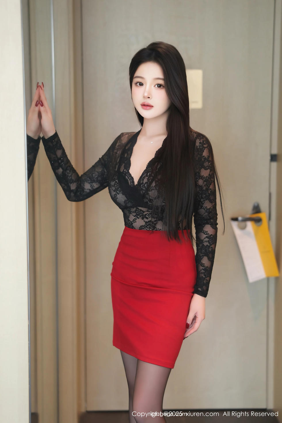[XiuRen秀人网] 2025.03.13 No.10007 温妮 [83+1P]