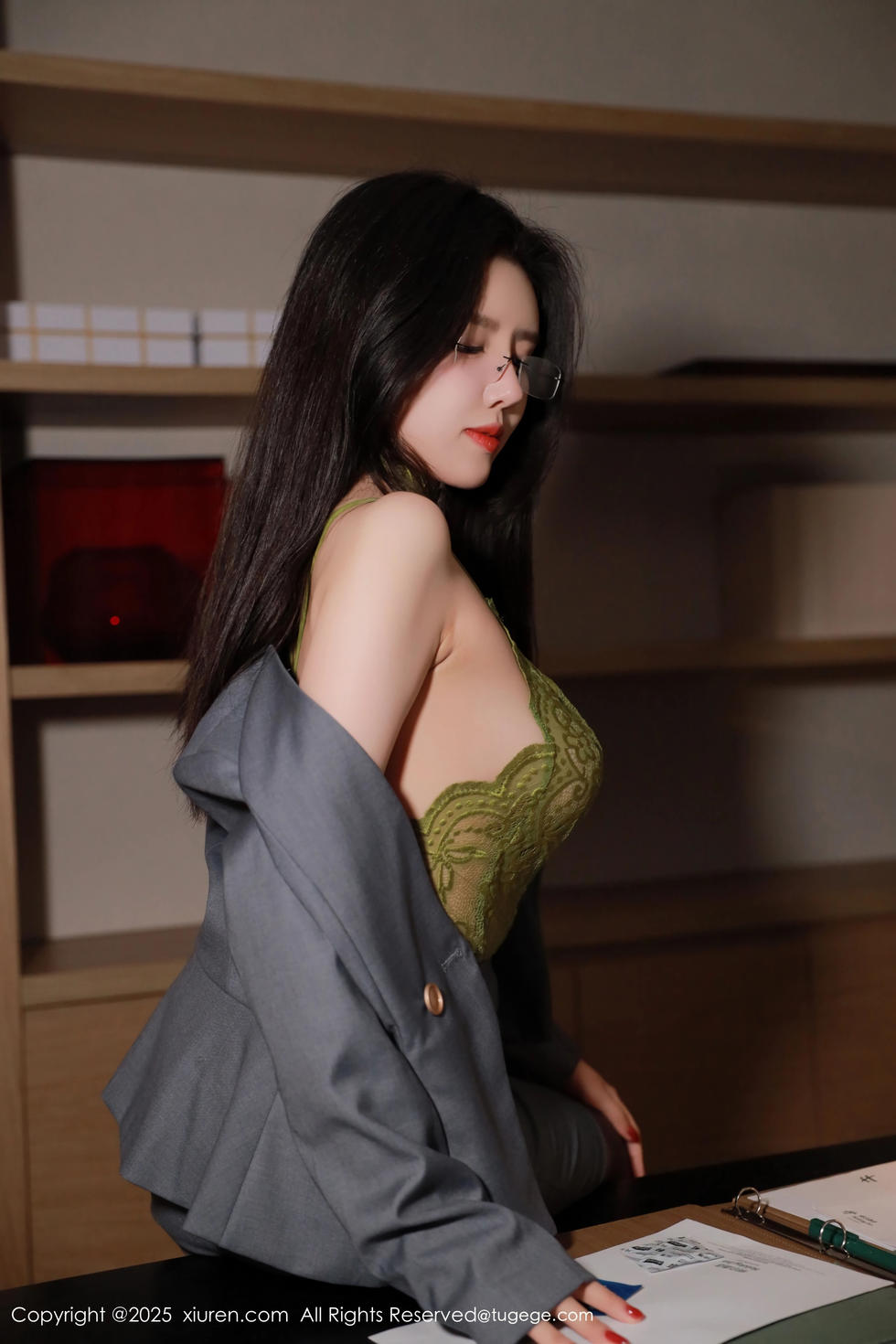 [XiuRen秀人网] 2025.04.07 No.10119 唐翩翩 [74+1P]