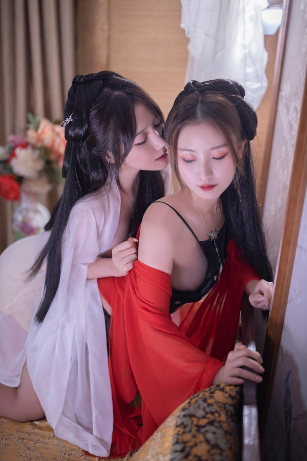 鱼子酱 情欲百合 原版写真 [91P-1.31G]
