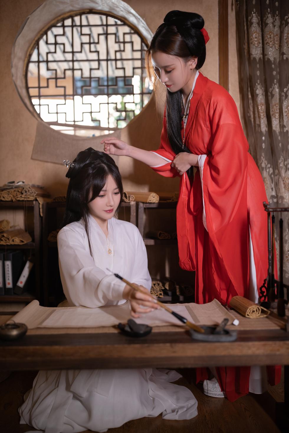 鱼子酱 情欲百合 原版写真 [91P-1.31G]