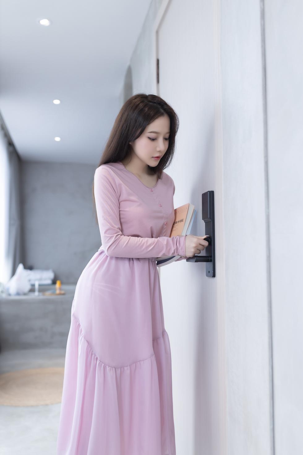 鱼子酱 尾行 原版写真 [96P-1.14G]