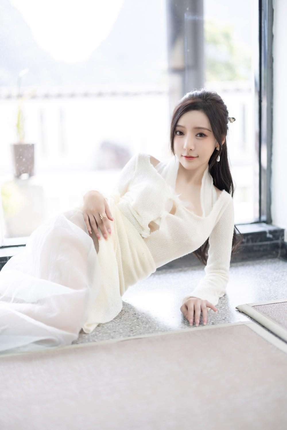 王馨瑶yanni 《白色连衣裙-字画》原版写真 [101P-210MB]