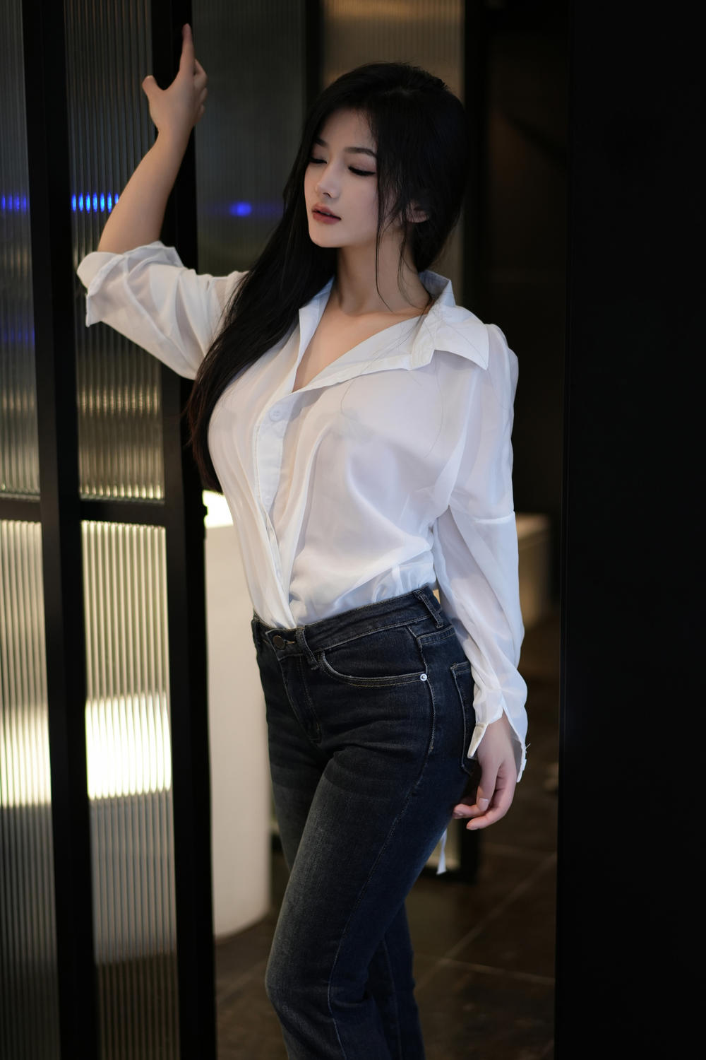 谭220小灵《牛仔裤》原版写真[117P-831MB]