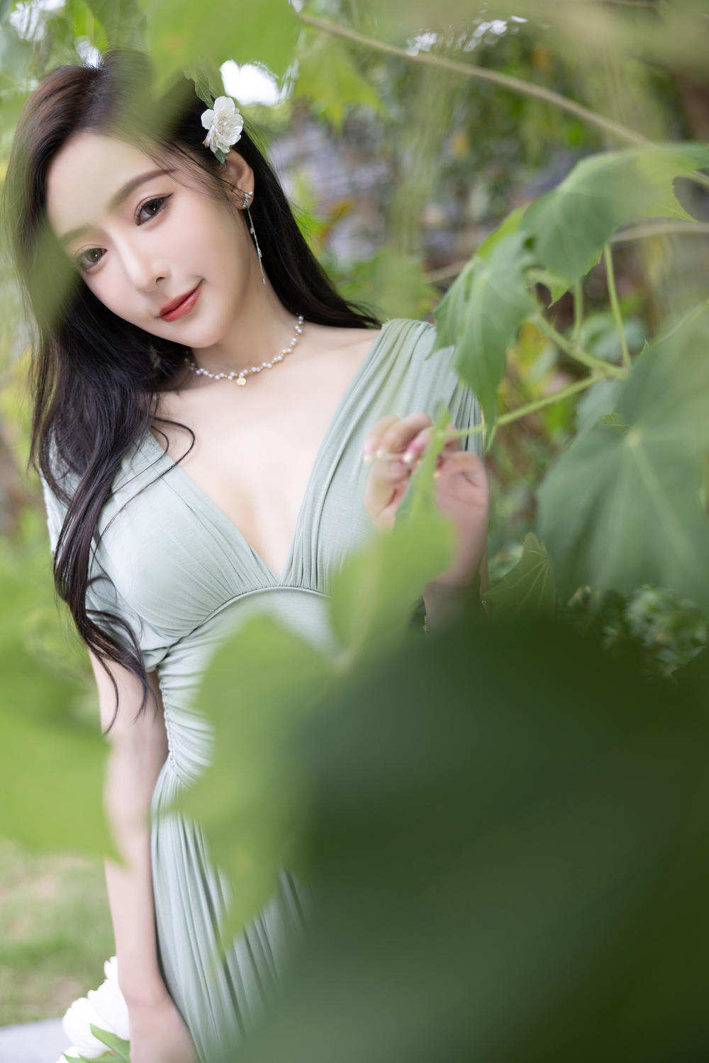 王馨瑶yanni 《豆绿色连衣裙白色泳衣》原版写真 [108P-272MB]