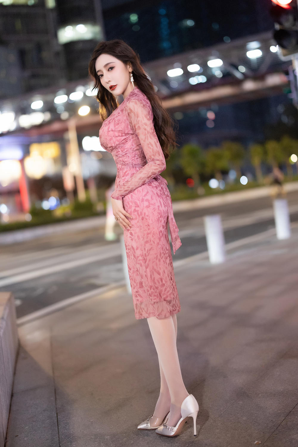 王馨瑶yanni 《粉色包臀碎花裙》原版写真 [98P-300MB]