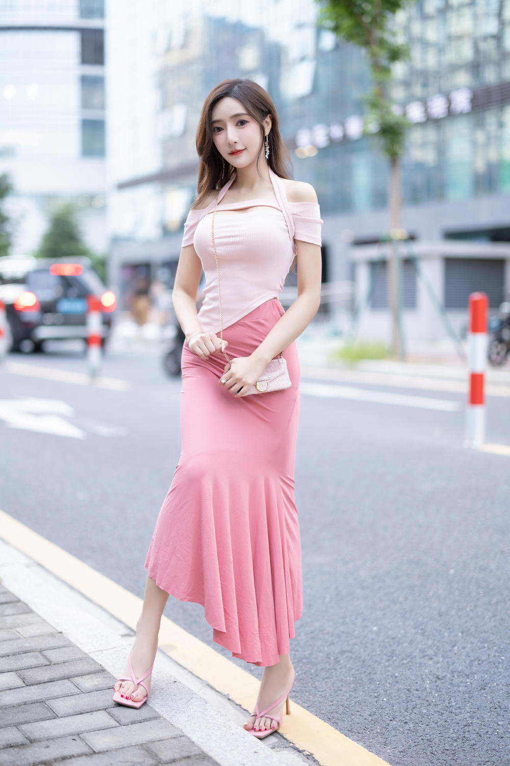 王馨瑶yanni 《粉色上衣加半身裙配小奶牛》原版写真 [93P-295MB