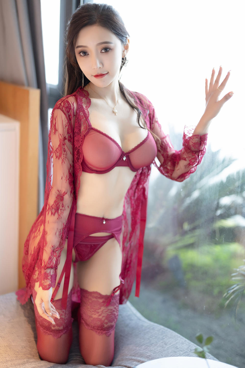 王馨瑶yanni 《酒红色情趣套装》原版写真 [86P-376MB]