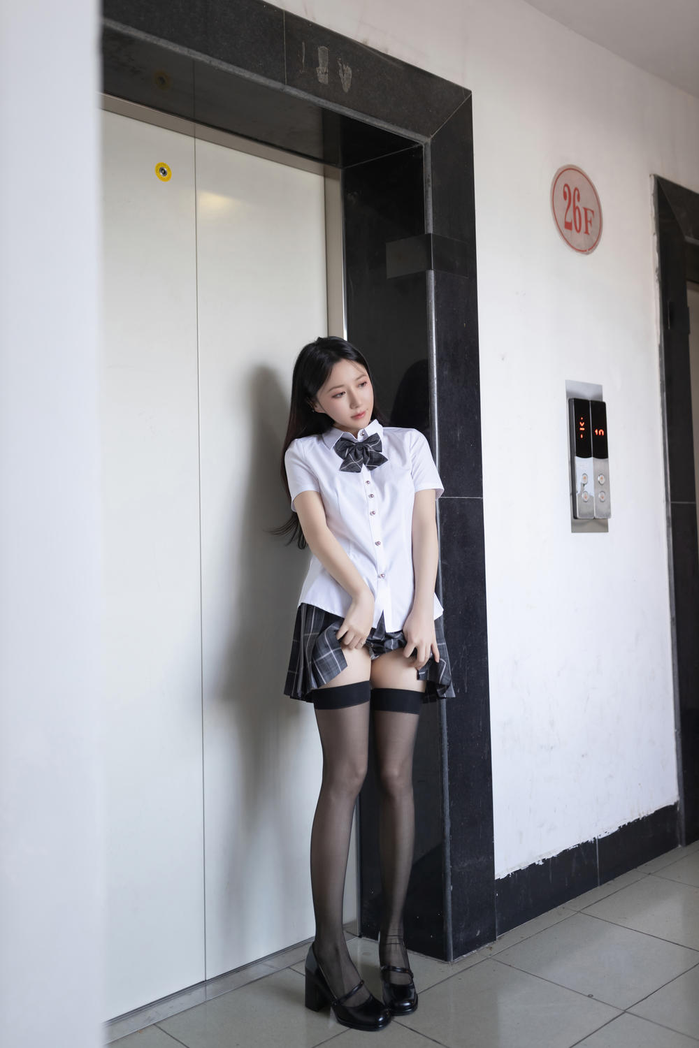 鱼子酱《破碎衬衫》原版写真 [120P-1.35G]
