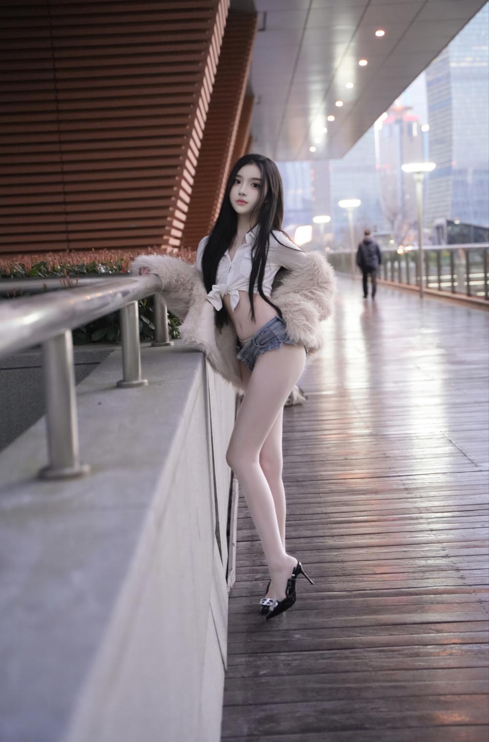 龙雪儿《牛仔短裤》原版写真 [94P-1.37G]