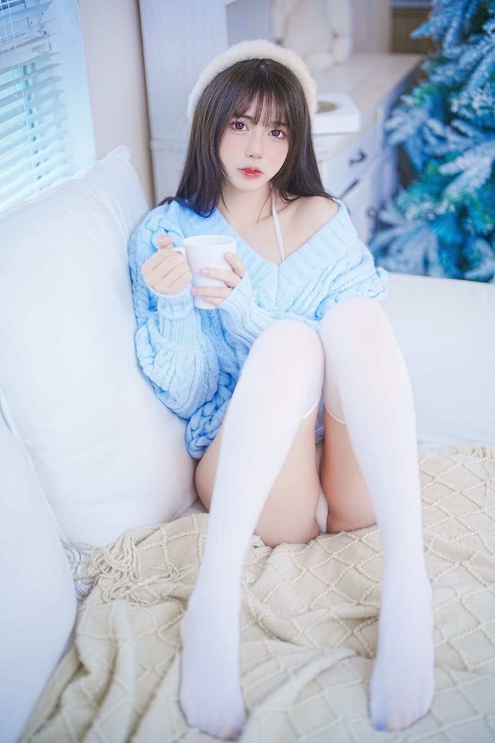 Tina很妖孽呀  蓝色秋冬毛衣