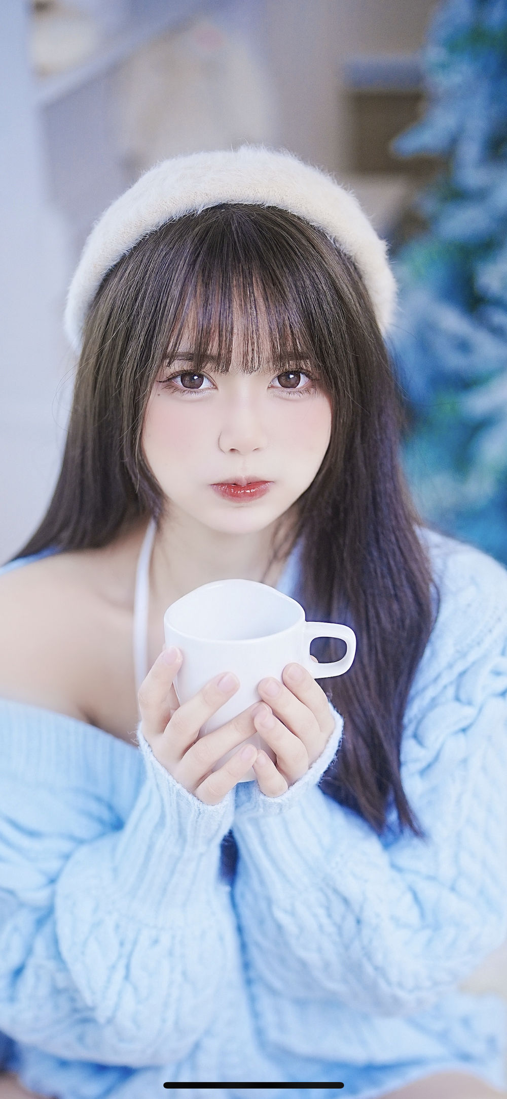 Tina很妖孽呀  蓝色秋冬毛衣