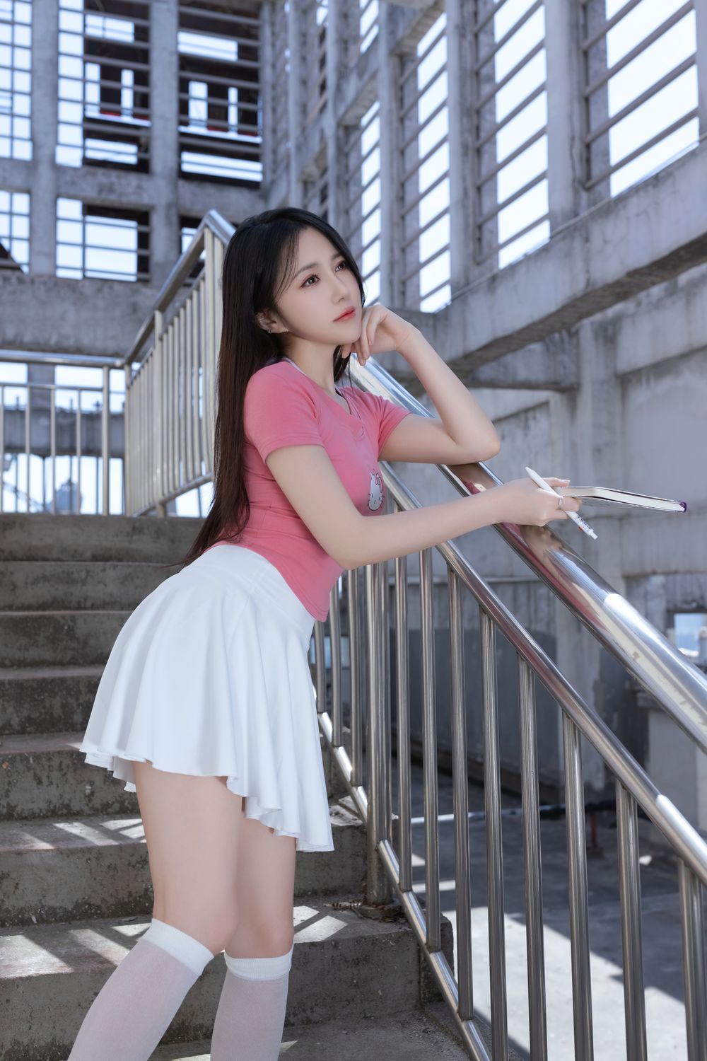 鱼子酱《天台少女》原版写真 [86P-721MB]