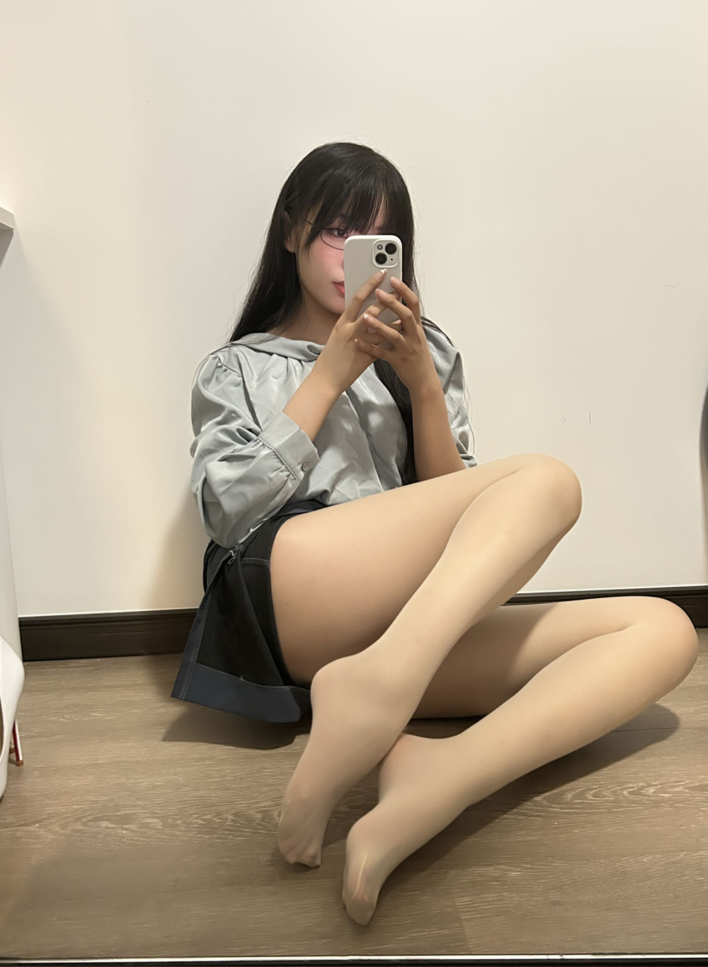 轩萧学姐  蓝裙OL[190P4V-1.49GB]