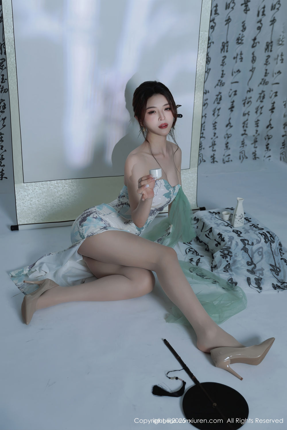 [XiuRen秀人网] 2025.08.27 No.10694 阿依莎 [82+1P]