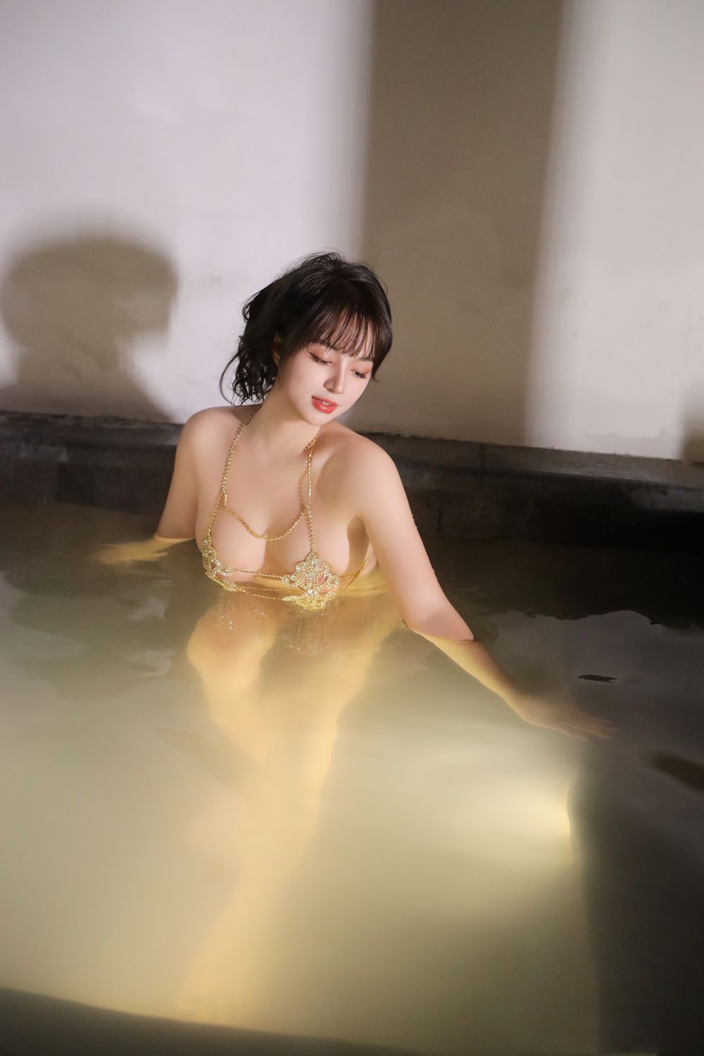 沈思怡《温泉》原版写真 [84P-848MB]