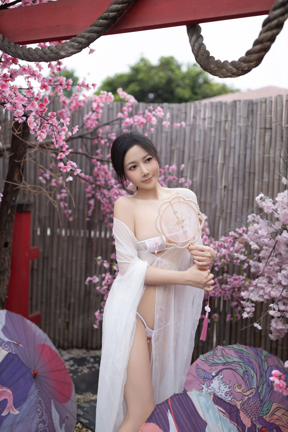 鱼子酱《花想容》原版写真 [120P-1.44G]