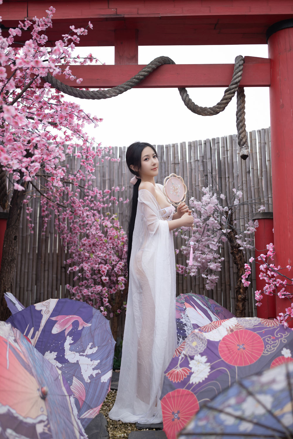 鱼子酱《花想容》原版写真 [120P-1.44G]