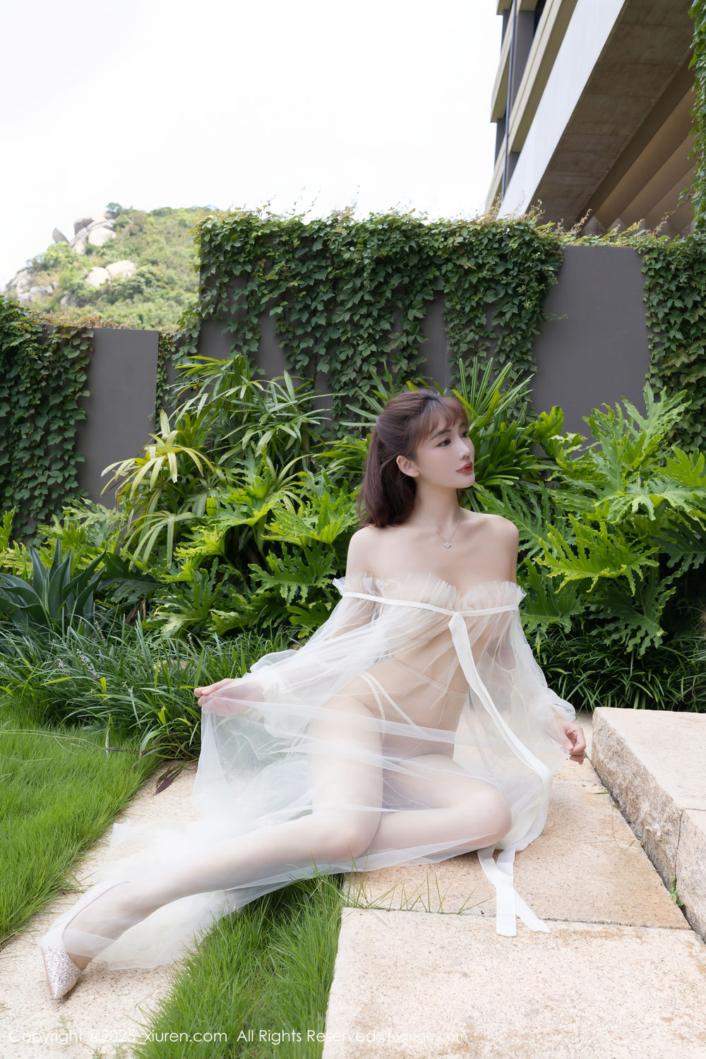 [XiuRen秀人网] 2025.10.23 No.10903 陆萱萱 [70+1P]
