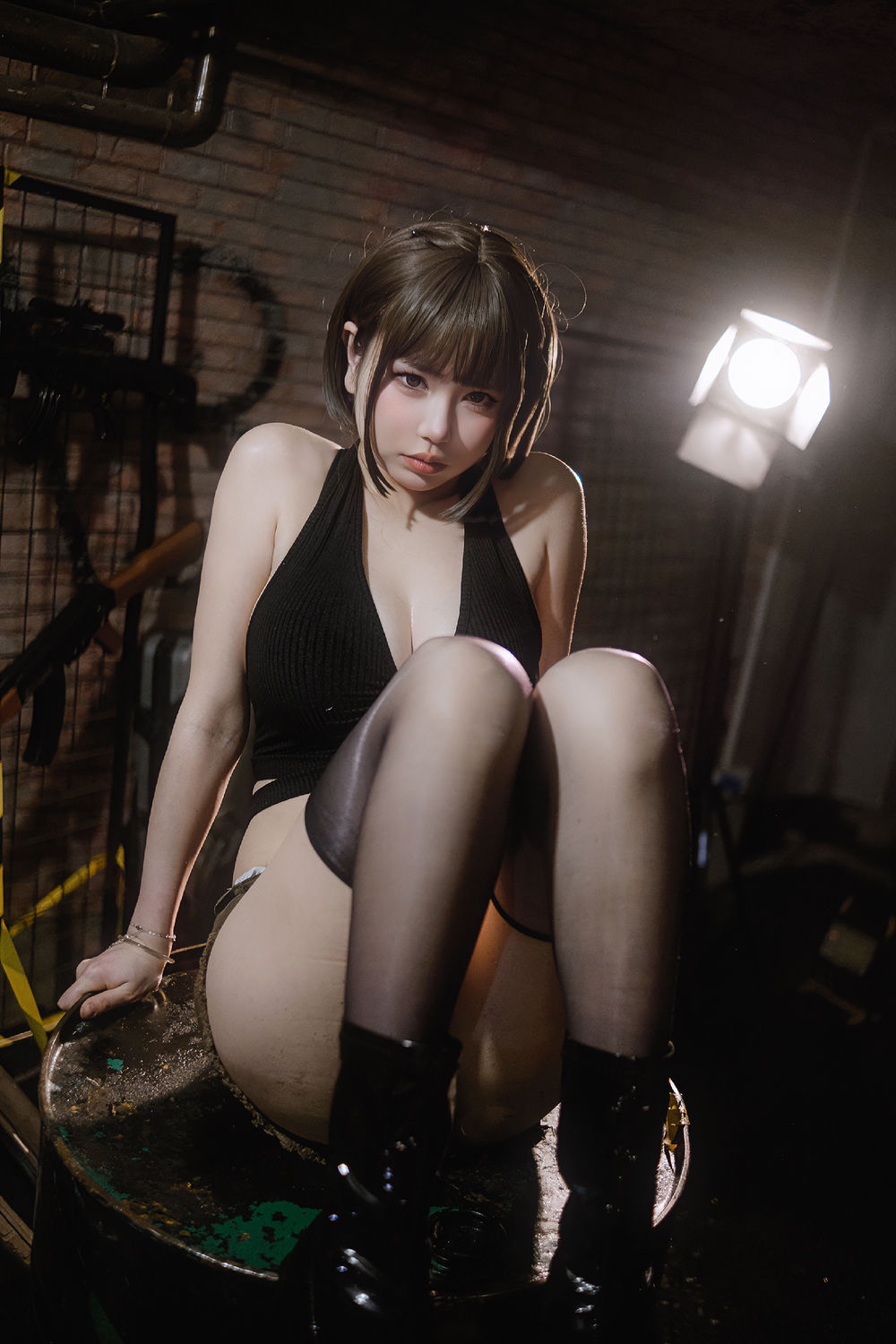 Tina很妖孽呀 短发女特工[42P-228MB]