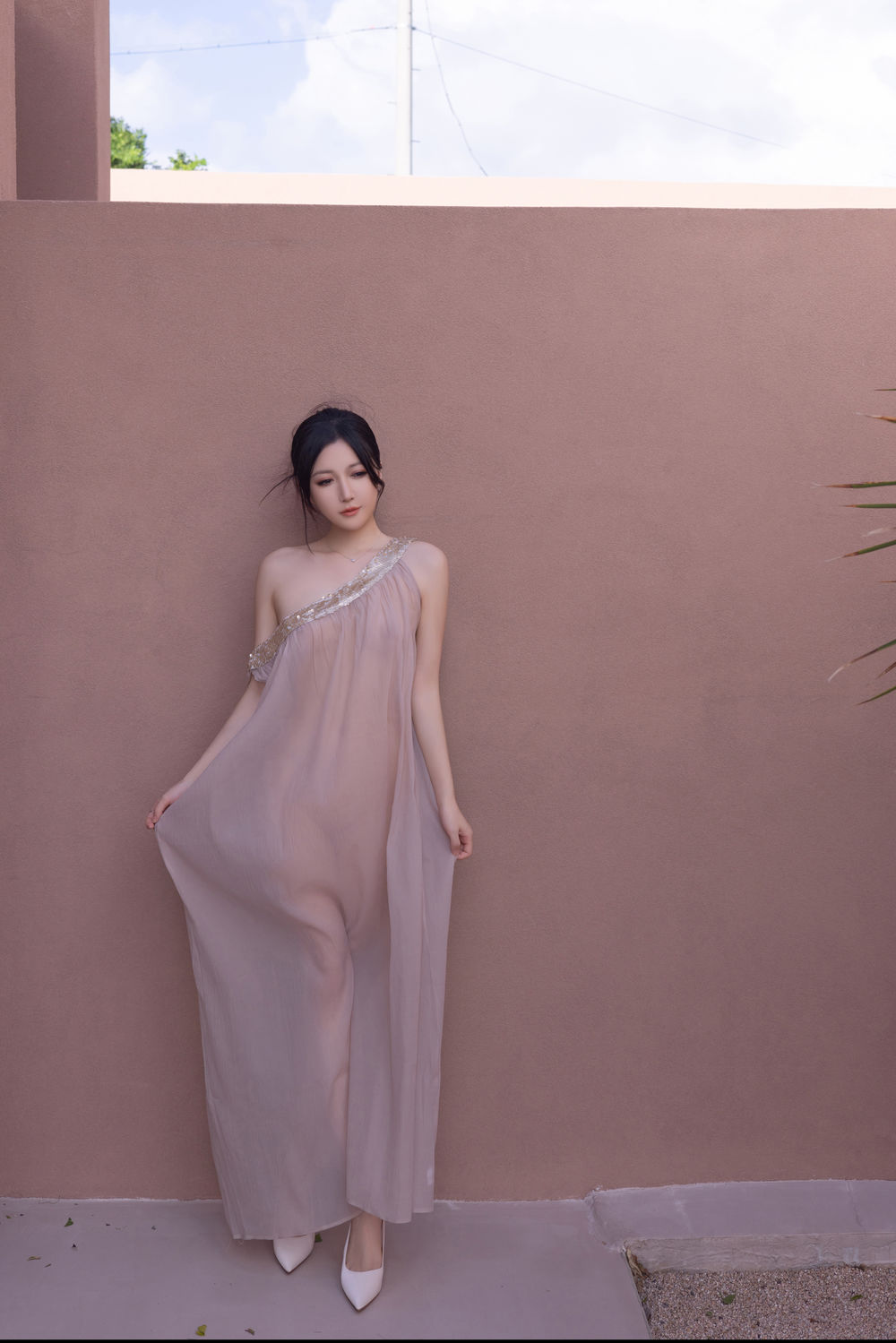 鱼子酱《抹胸芦苇女人》原版写真 [94P-905MB]