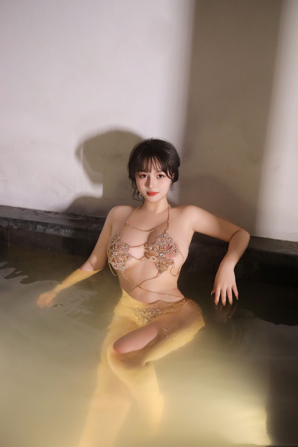 沈思怡《温泉》原版写真 [84P-848MB]