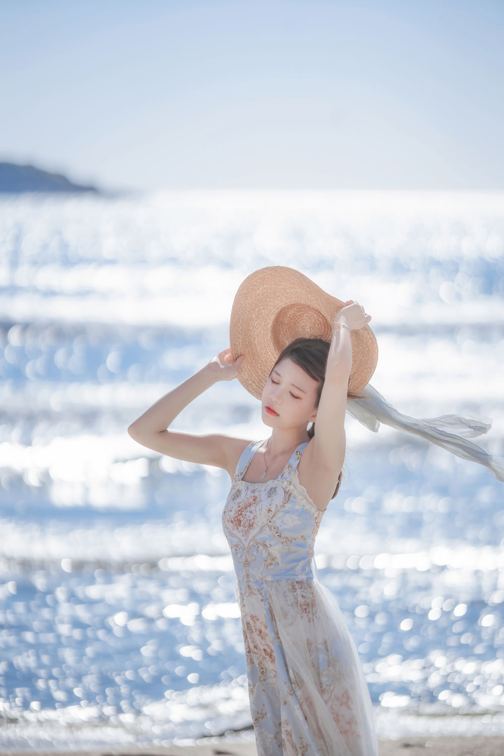 桜桃喵 发光的海[18P-442MB]