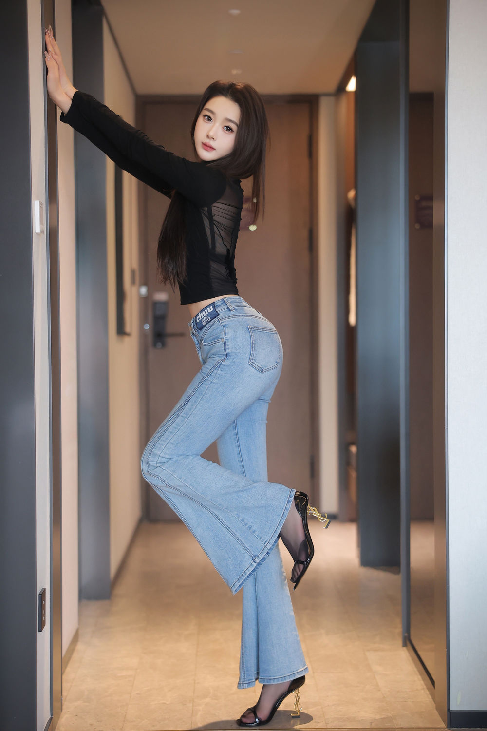 candy糖糖《端庄淑女》原版写真 [81P-558MB]