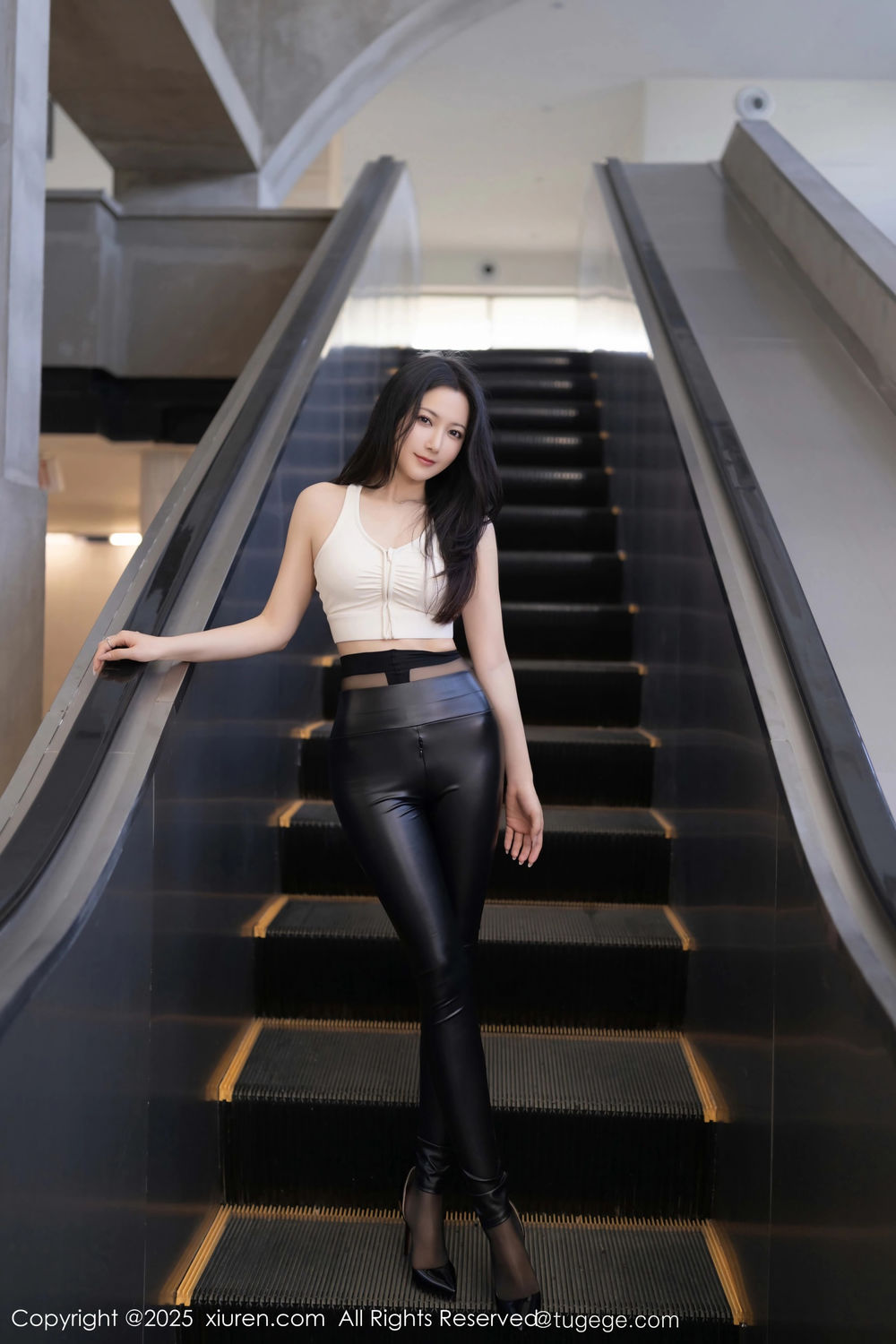 [XiuRen秀人网] 2025.11.21 No.11021 鱼子酱Fish [74+1P]