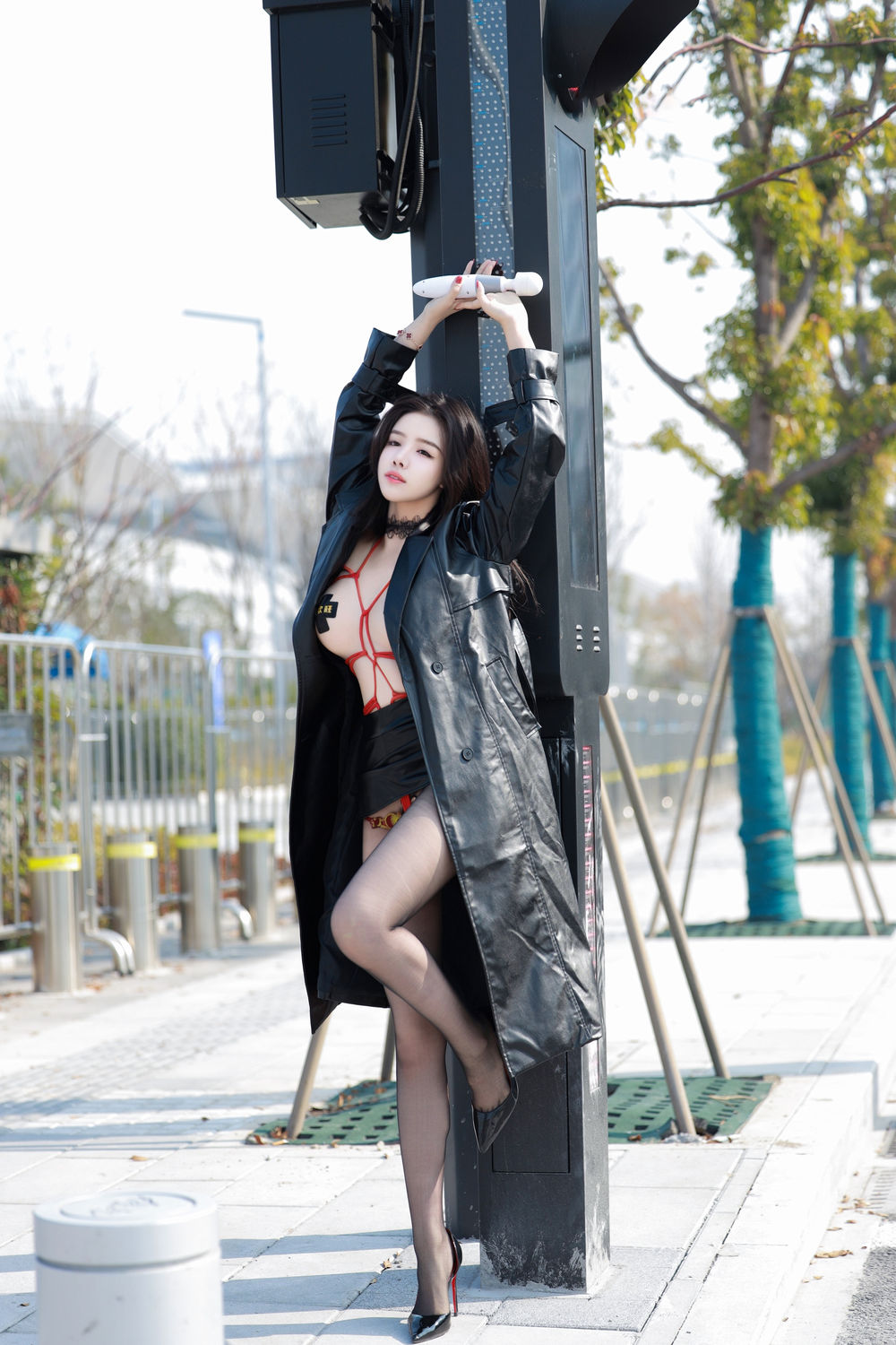 唐翩翩《性感皮衣》原版写真 [100P-842MB]