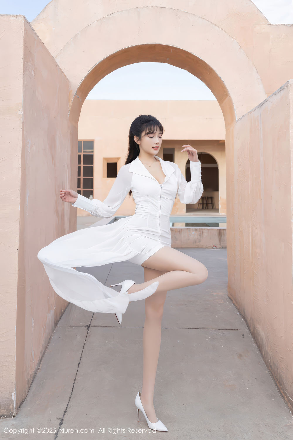 [XiuRen秀人网] 2025.12.11 No.11100 陆萱萱 [80+1P]