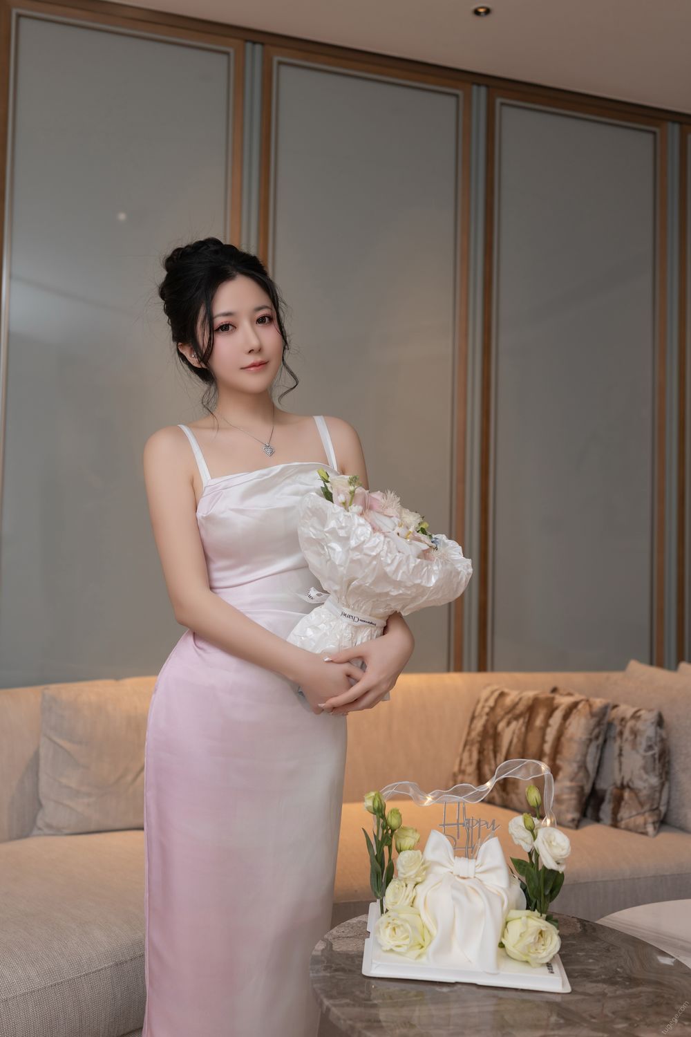 鱼子酱《许愿》原版写真 [160P-1.61G]