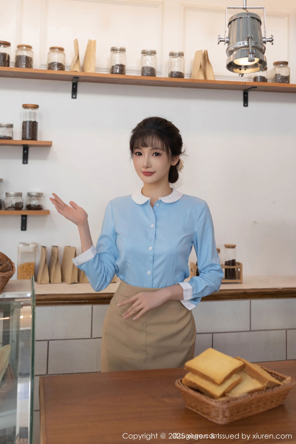 [XiuRen秀人网] 2025.12.25 No.11159 陆萱萱 [80+1P]