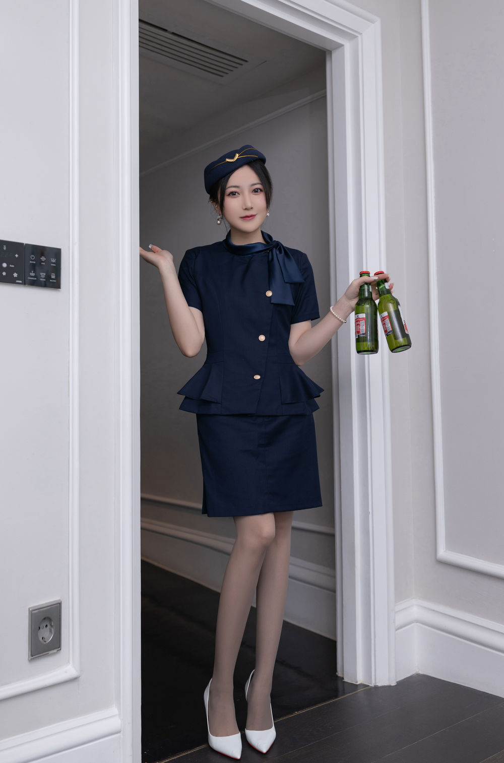 鱼子酱《空姐制服》原版写真 [120P-1.3G]