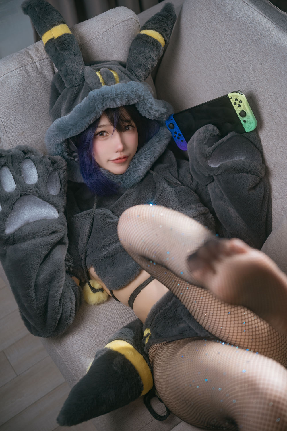 狐洛洛子 NO.002 月之伊布 [45P-571MB]