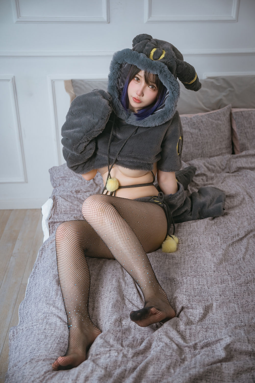 狐洛洛子 NO.002 月之伊布 [45P-571MB]